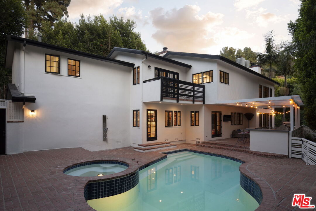 2625 Nichols Canyon Rd