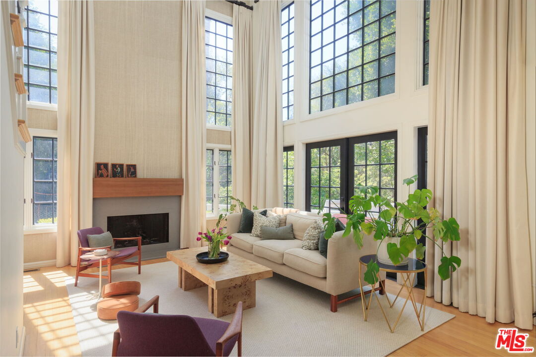 2625 Nichols Canyon Rd