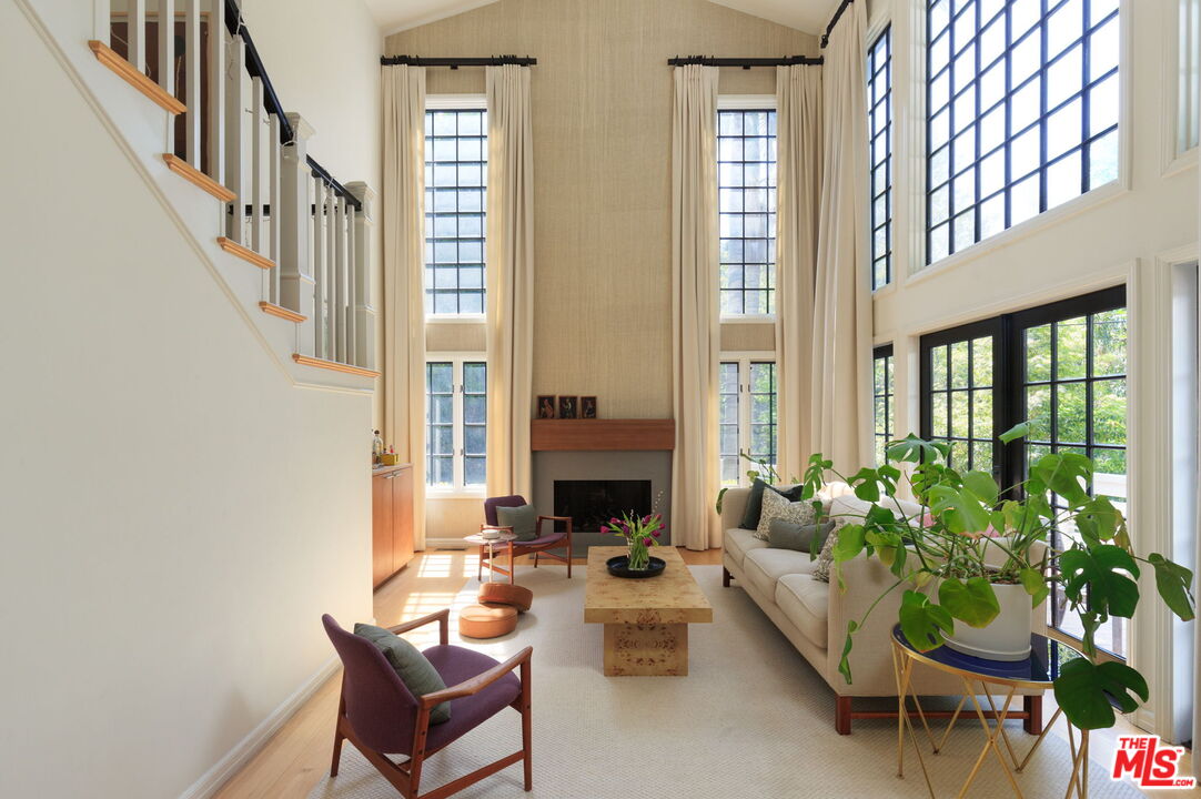 2625 Nichols Canyon Rd