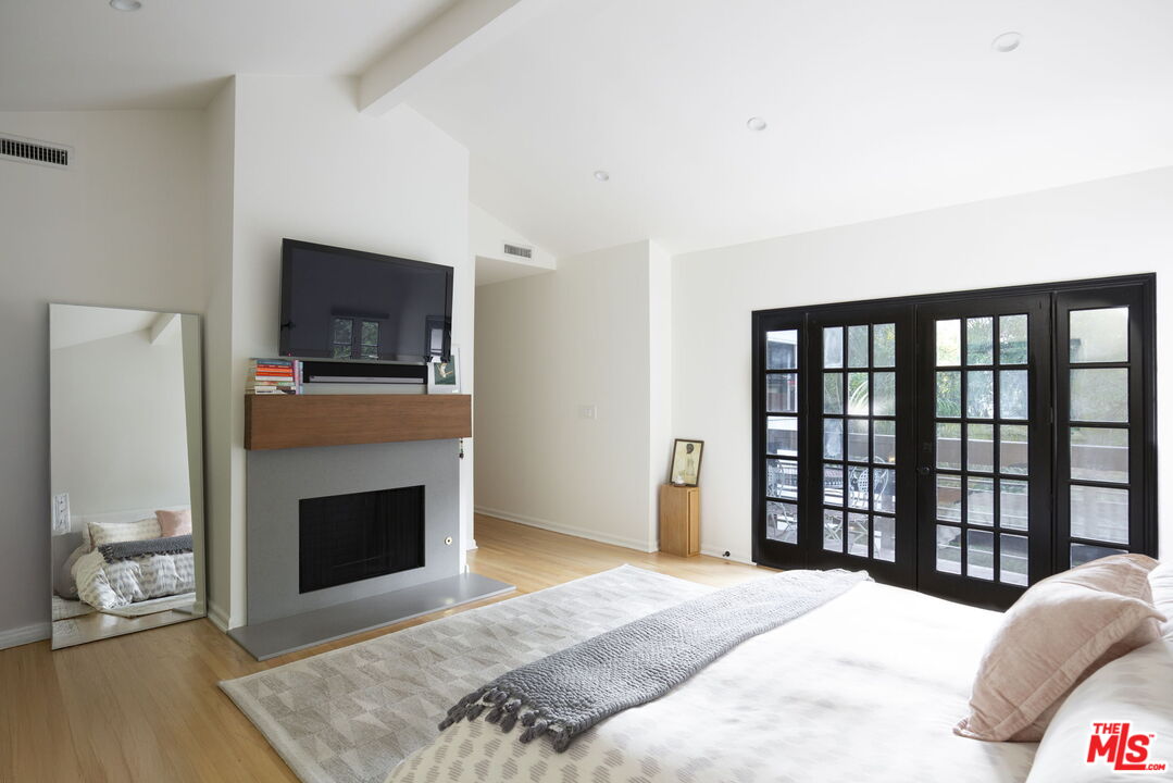 2625 Nichols Canyon Rd