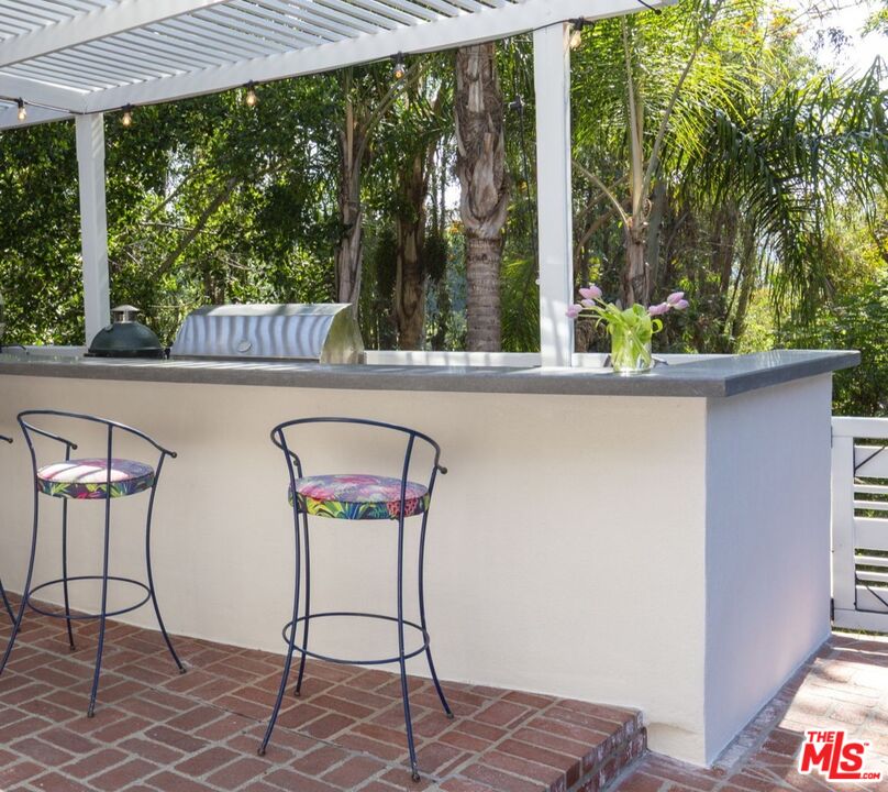 2625 Nichols Canyon Rd