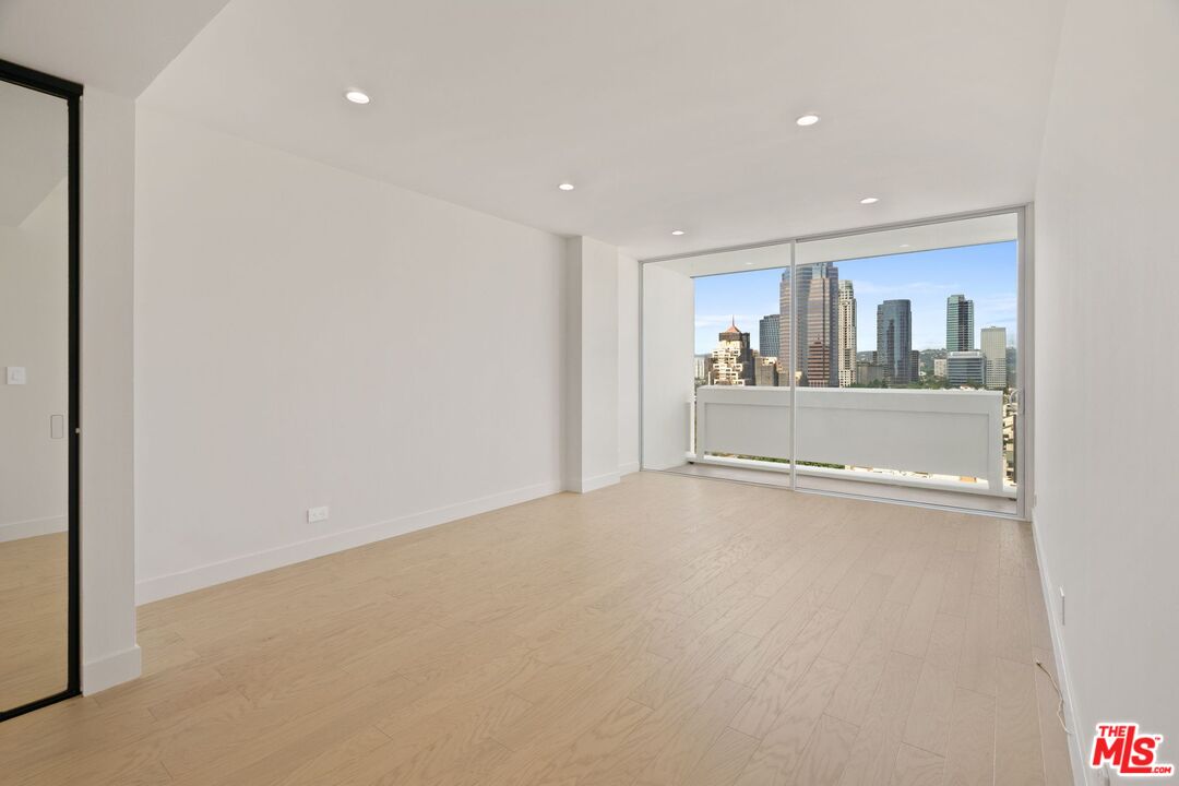 2222 Avenue Of The Stars Unit: 1504