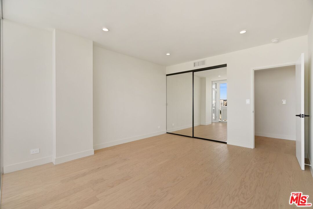 2222 Avenue Of The Stars Unit: 1504