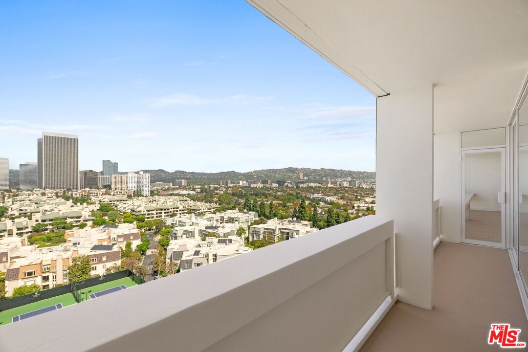 2222 Avenue Of The Stars Unit: 1504