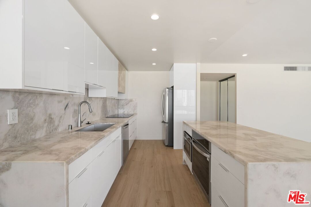 2222 Avenue Of The Stars Unit: 1504