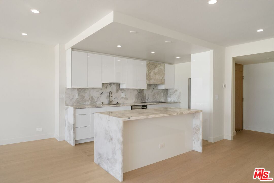 2222 Avenue Of The Stars Unit: 1504