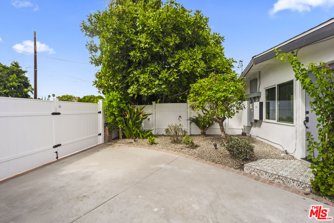 7442 Capps Avenue Unit: A