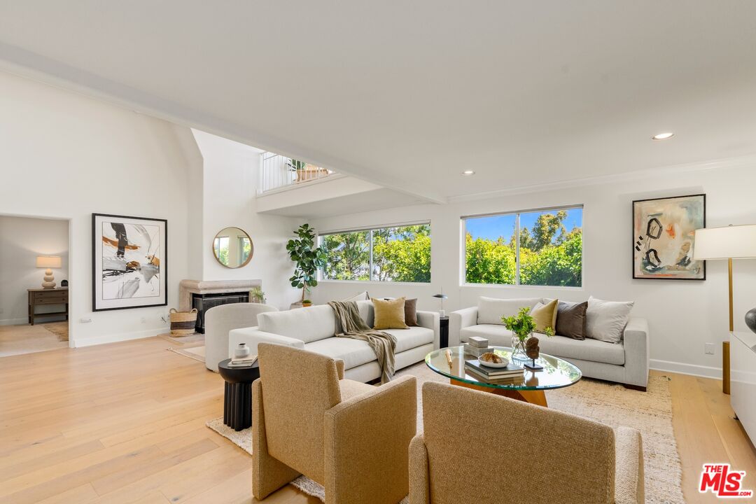 390 S Sepulveda Blvd Unit: 409