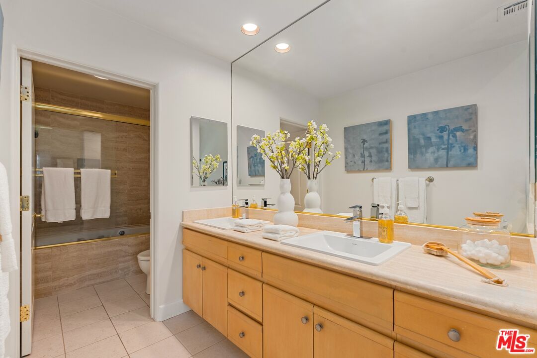 390 S Sepulveda Blvd Unit: 409