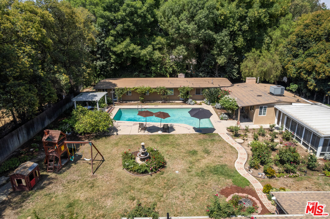 8433 Melvin Ave