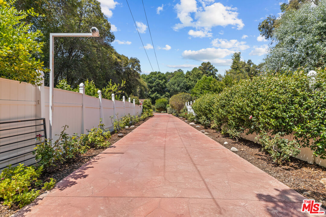 8433 Melvin Ave