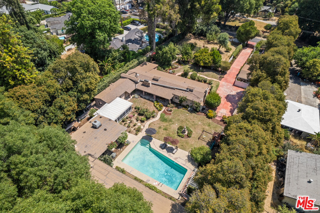 8433 Melvin Ave