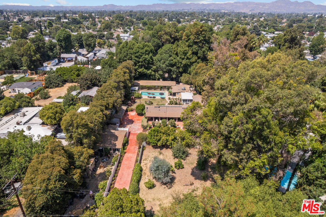 8433 Melvin Ave