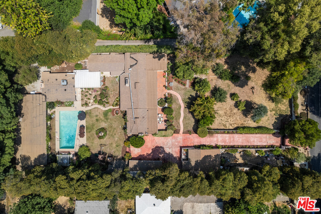 8433 Melvin Ave