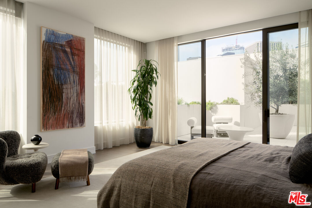 9900 S Santa Monica Blvd Unit: 2F