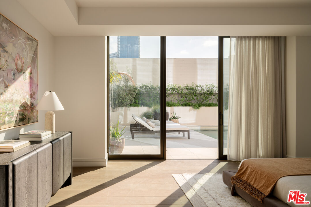 9900 S Santa Monica Blvd Unit: 2F