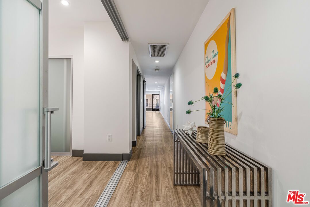 932 S Hill St Unit: 401