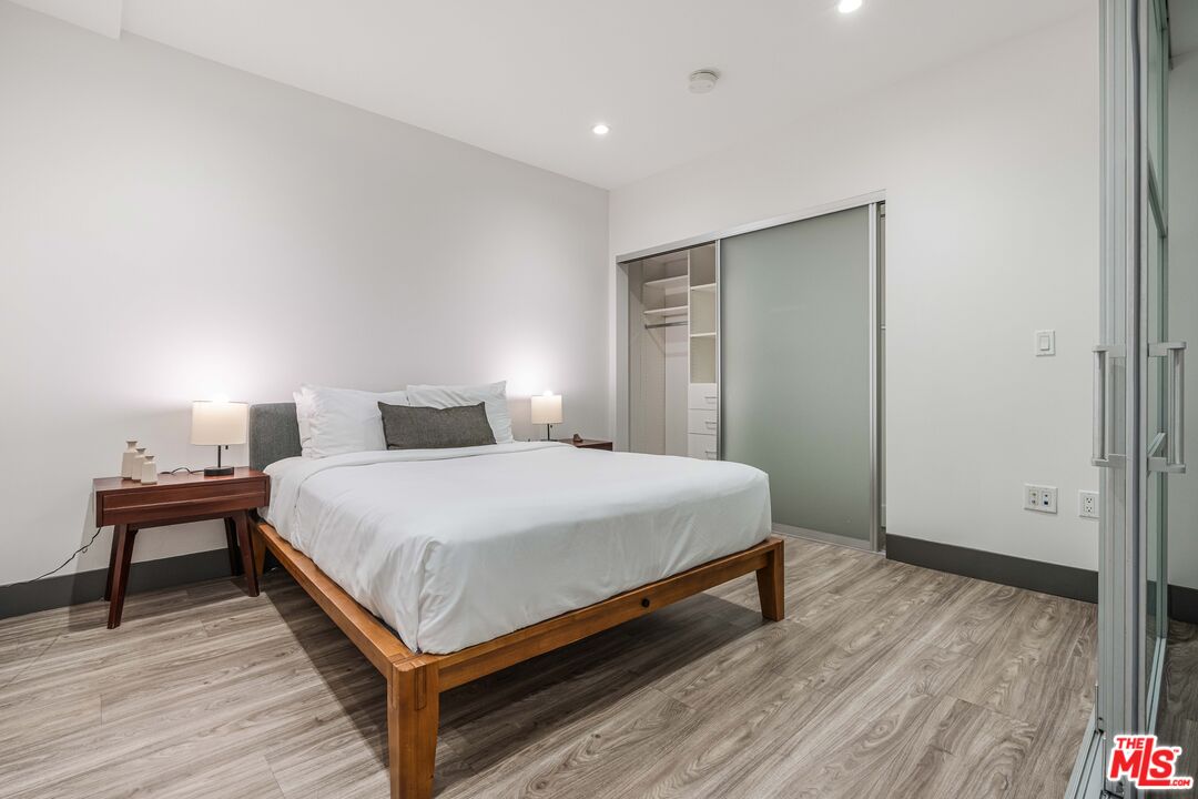 932 S Hill St Unit: 402