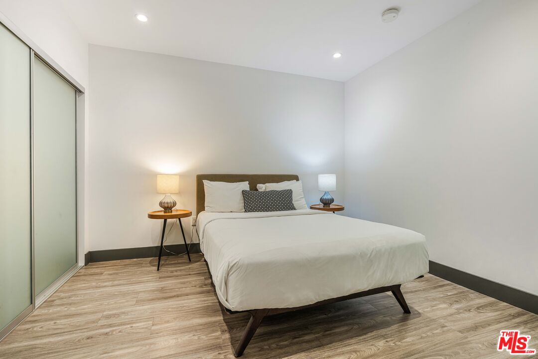 932 S Hill St Unit: 402