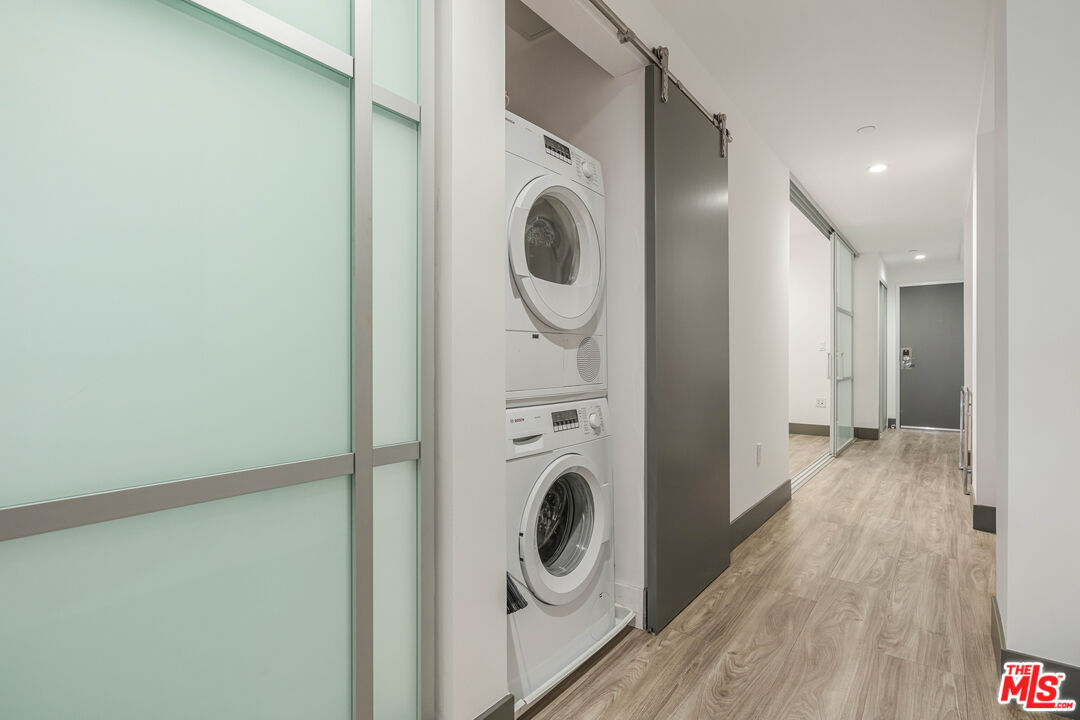 932 S Hill St Unit: 402
