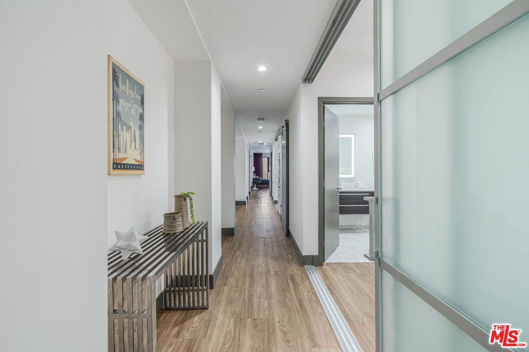 932 S Hill St Unit: 402