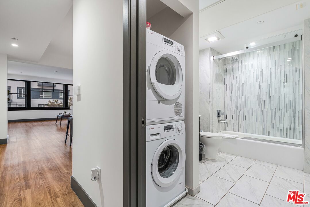 932 S Hill St Unit: 406