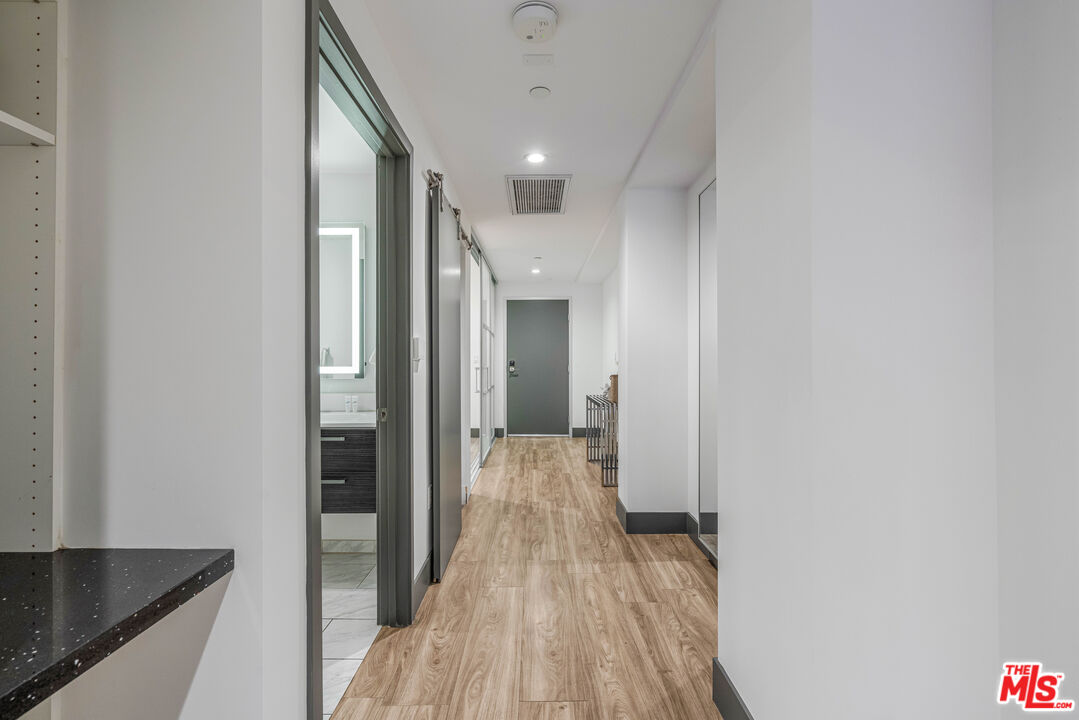 932 S Hill St Unit: 405