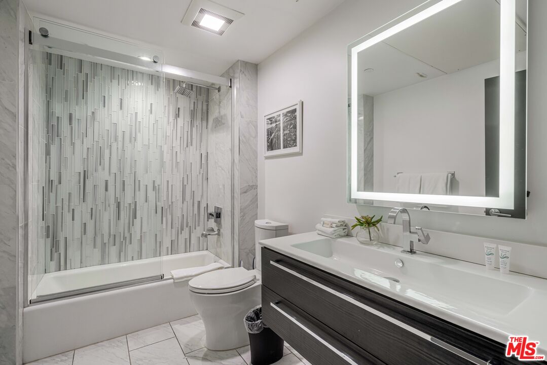 932 S Hill St Unit: 405