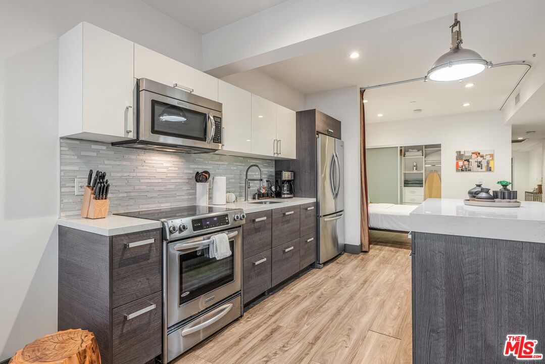 932 S Hill St Unit: 405