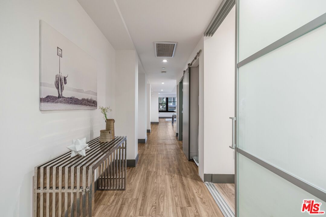 932 S Hill St Unit: 405