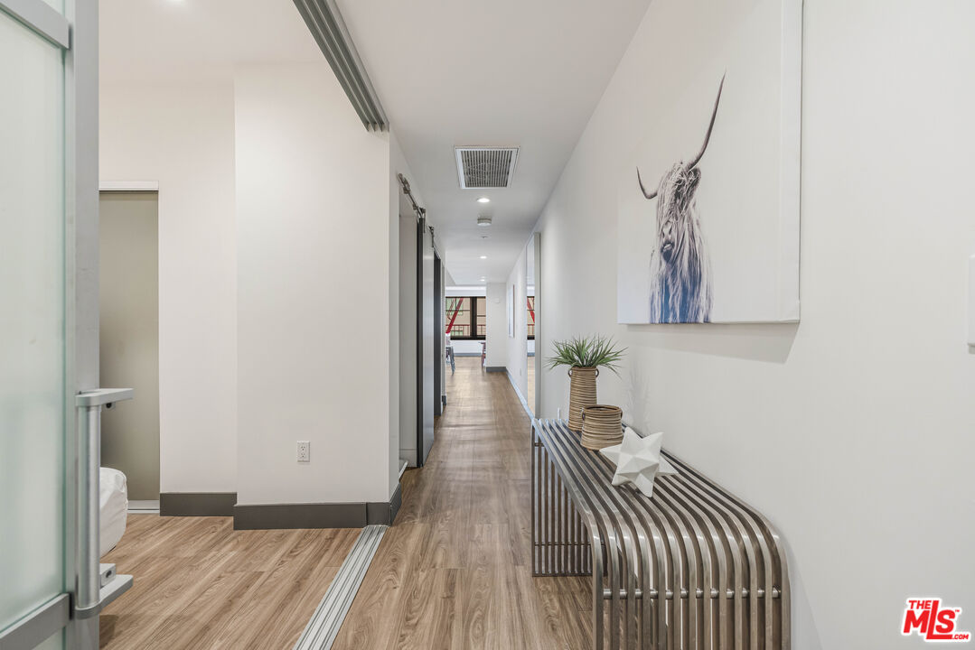 932 S Hill St Unit: 404