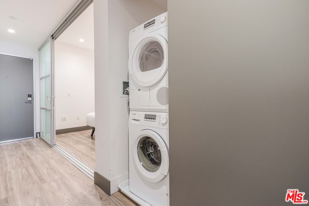 932 S Hill St Unit: 404