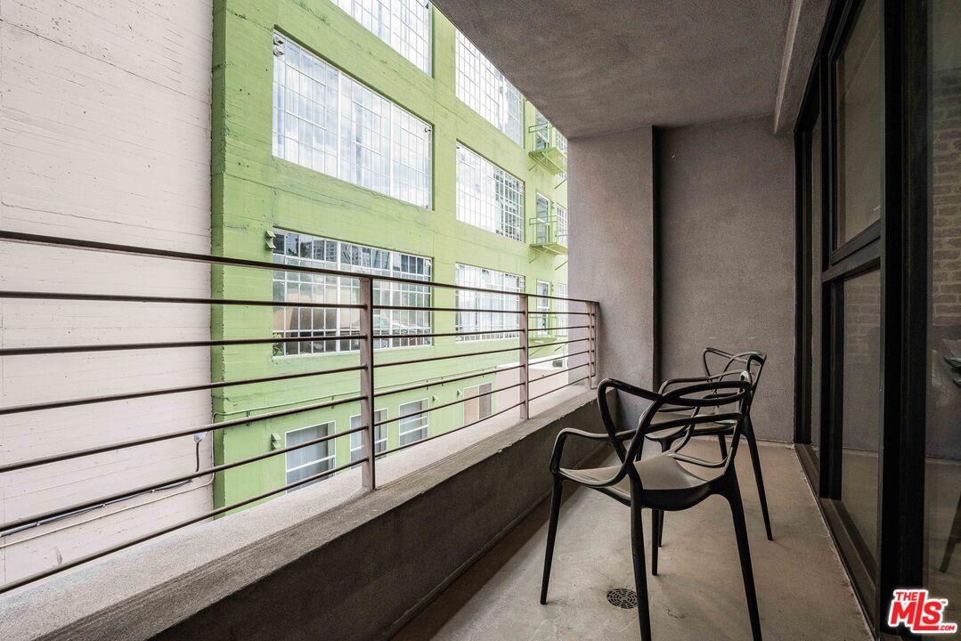 932 S Hill St Unit: 404