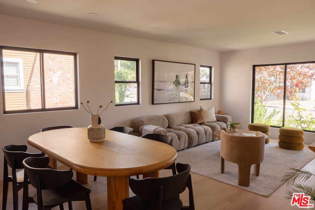 2235 S Mansfield Ave