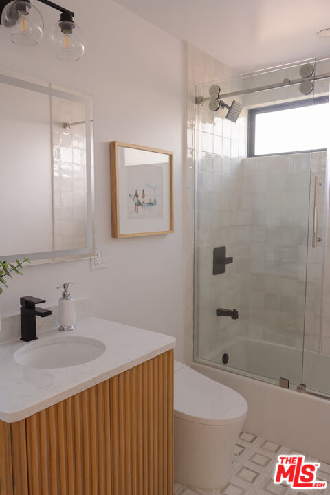 2235 S Mansfield Ave