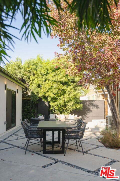 2235 S Mansfield Ave