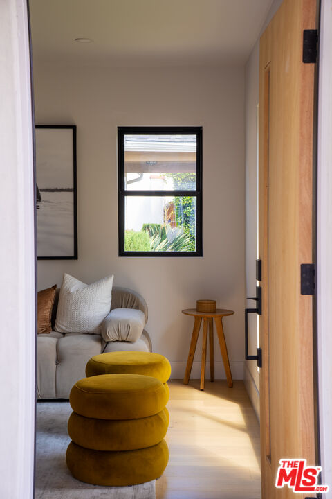 2235 S Mansfield Ave