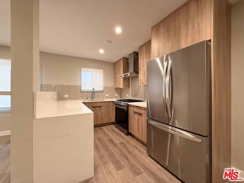 1307 Tamarind Ave Unit: 3