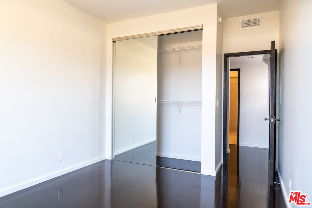 1505 Purdue Ave Unit: 202