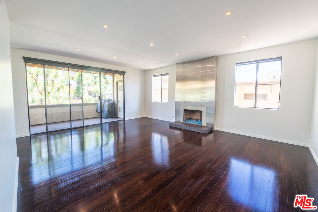 1505 Purdue Ave Unit: 202