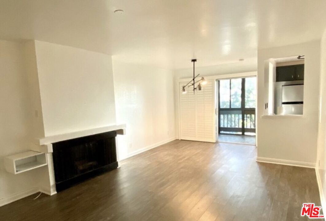 10205 Summertime Ln