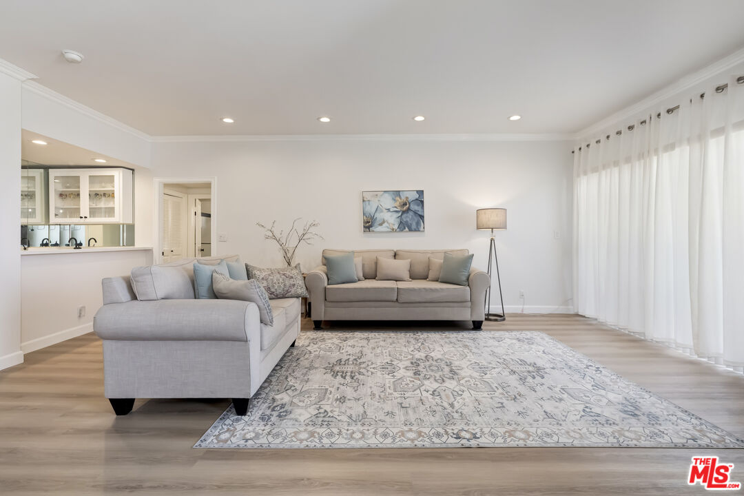 828 S Bedford St Unit: 202