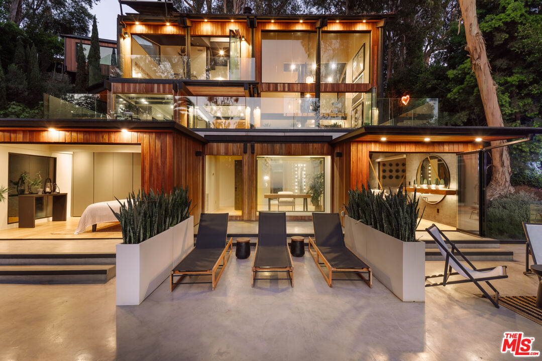 1509 Amalfi Dr