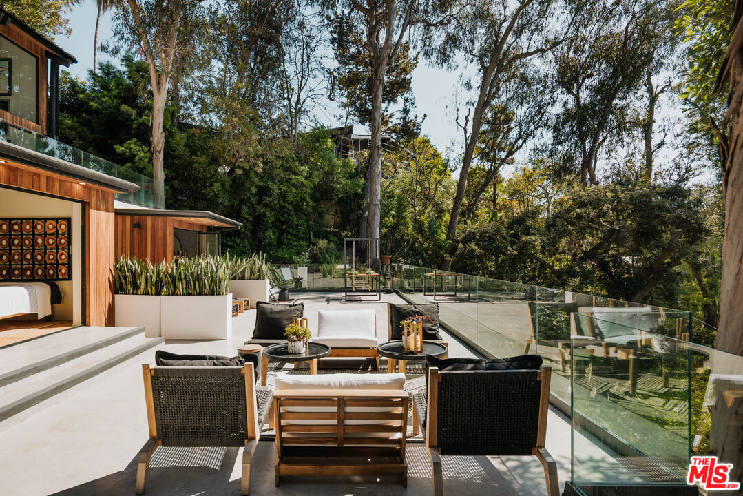 1509 Amalfi Dr