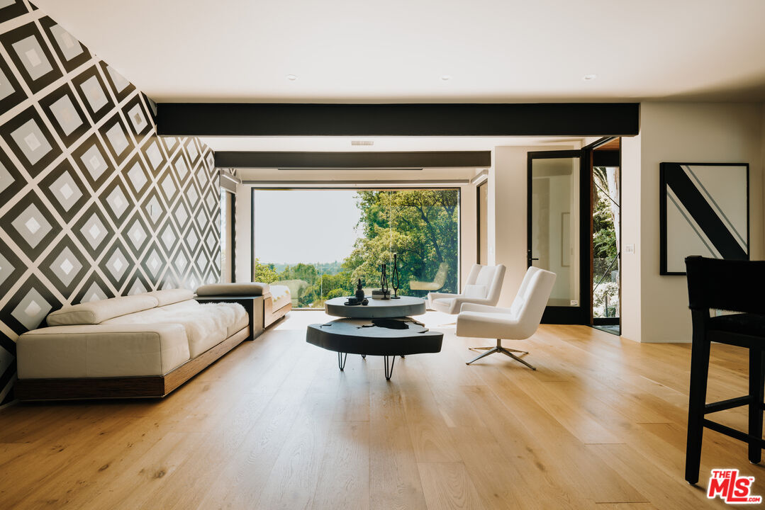 1509 Amalfi Dr