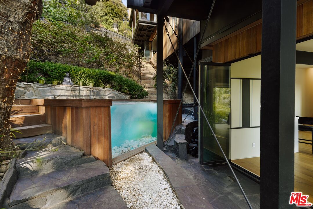 1509 Amalfi Dr