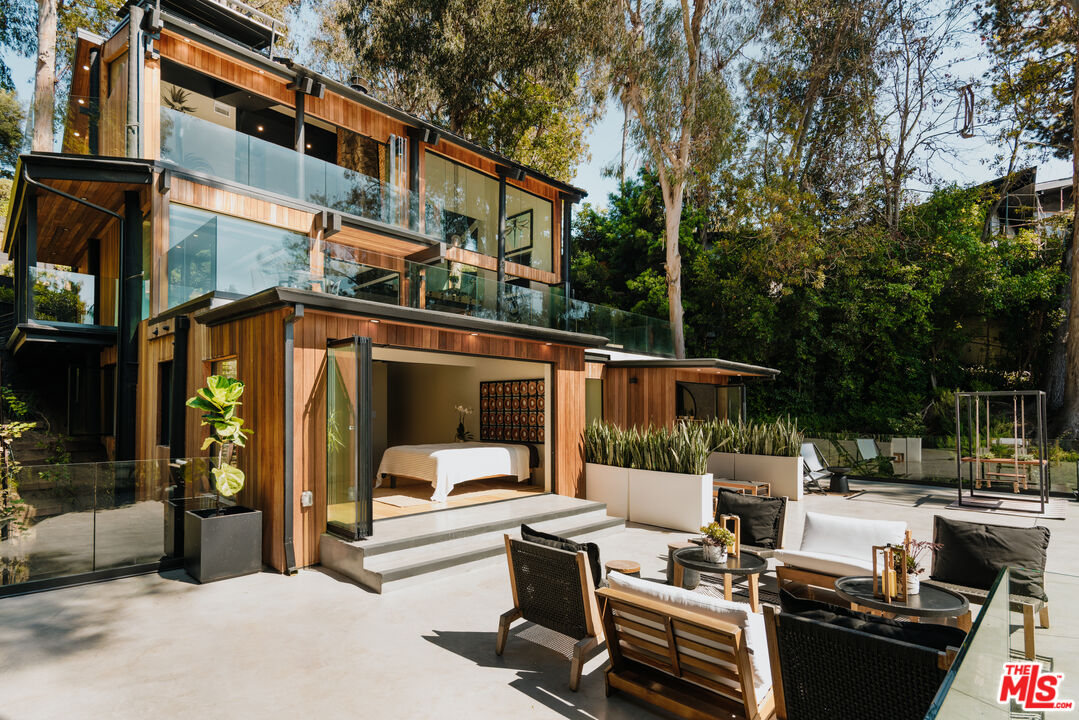 1509 Amalfi Dr