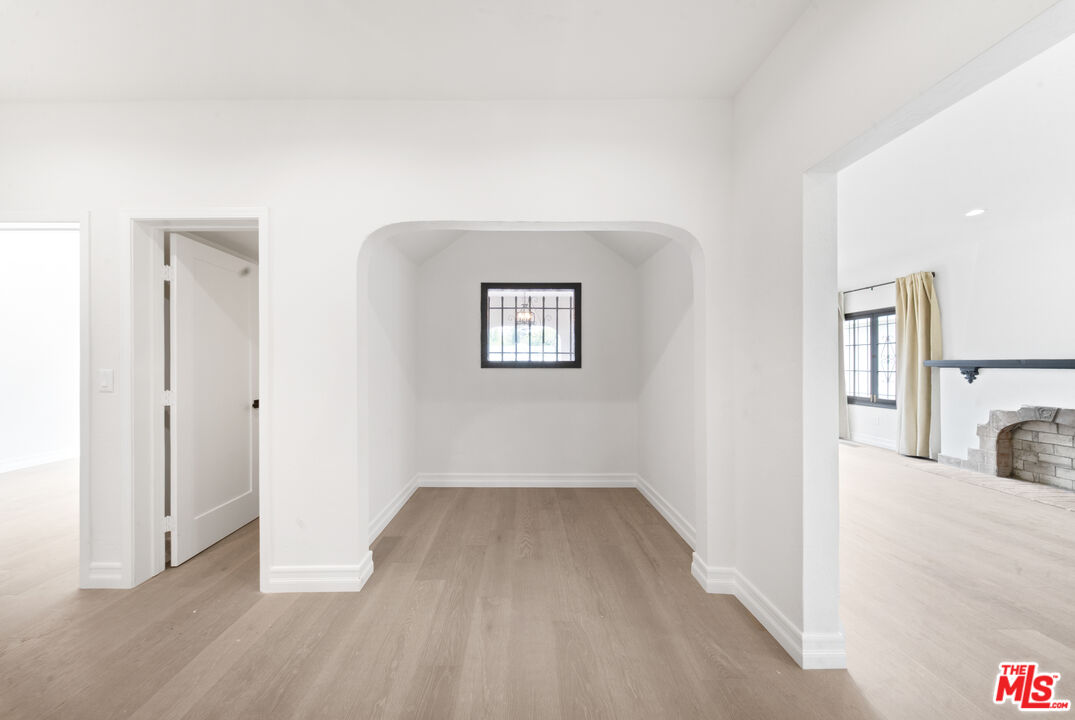 1005 N Genesee Ave
