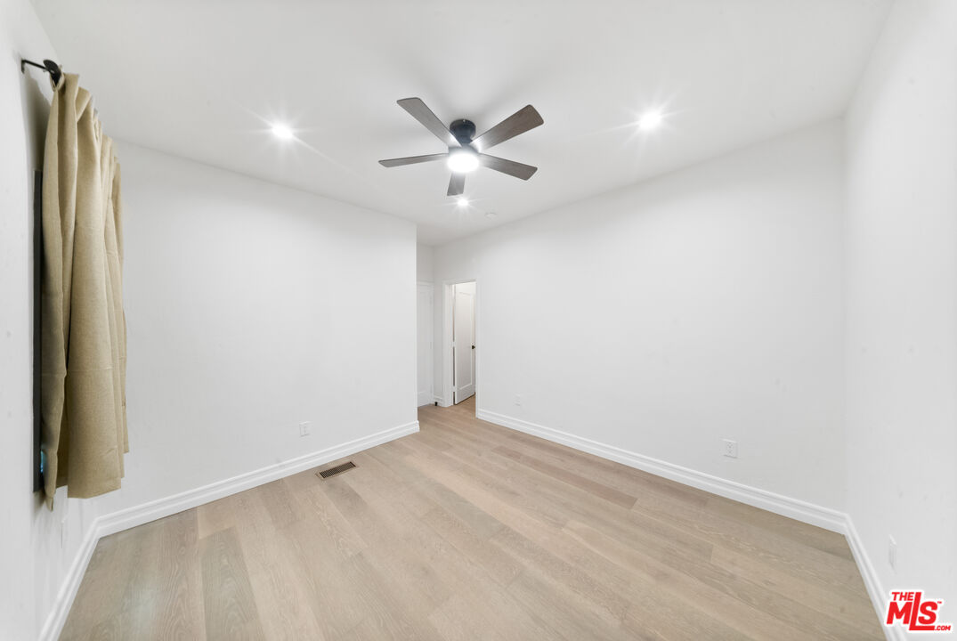 1005 N Genesee Ave