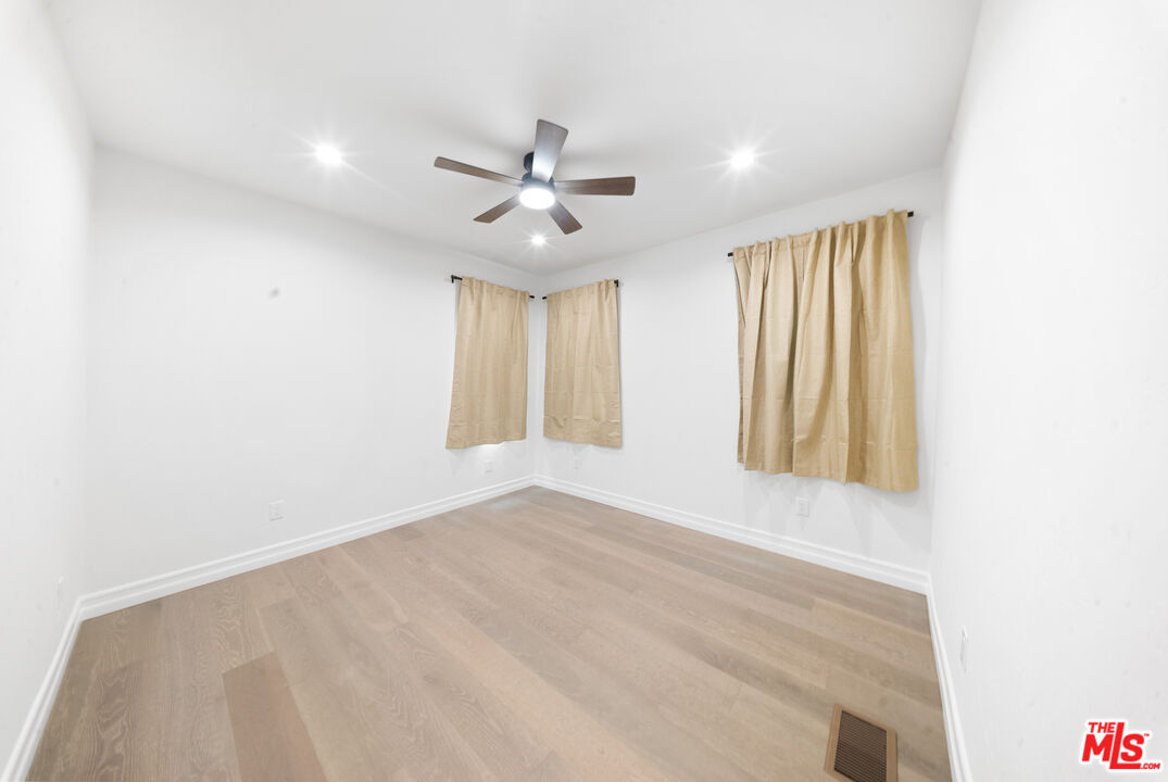 1005 N Genesee Ave